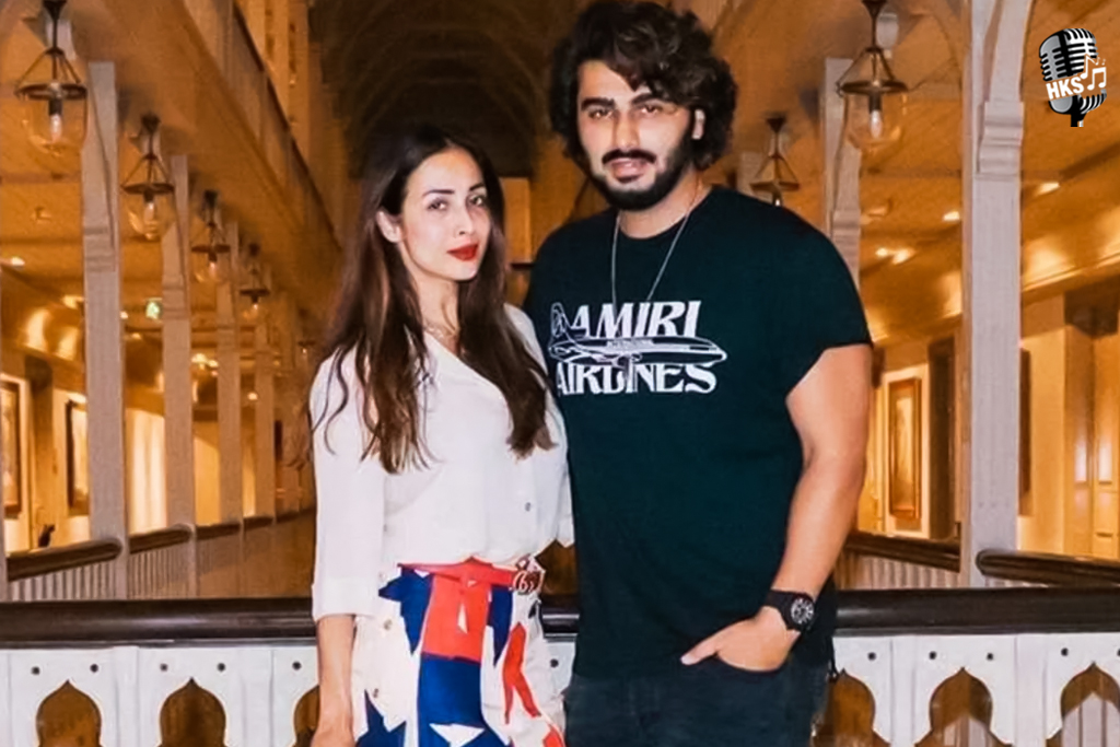 Malaika Arora Poses With Arjun Kapoor From An Unseen Staycation